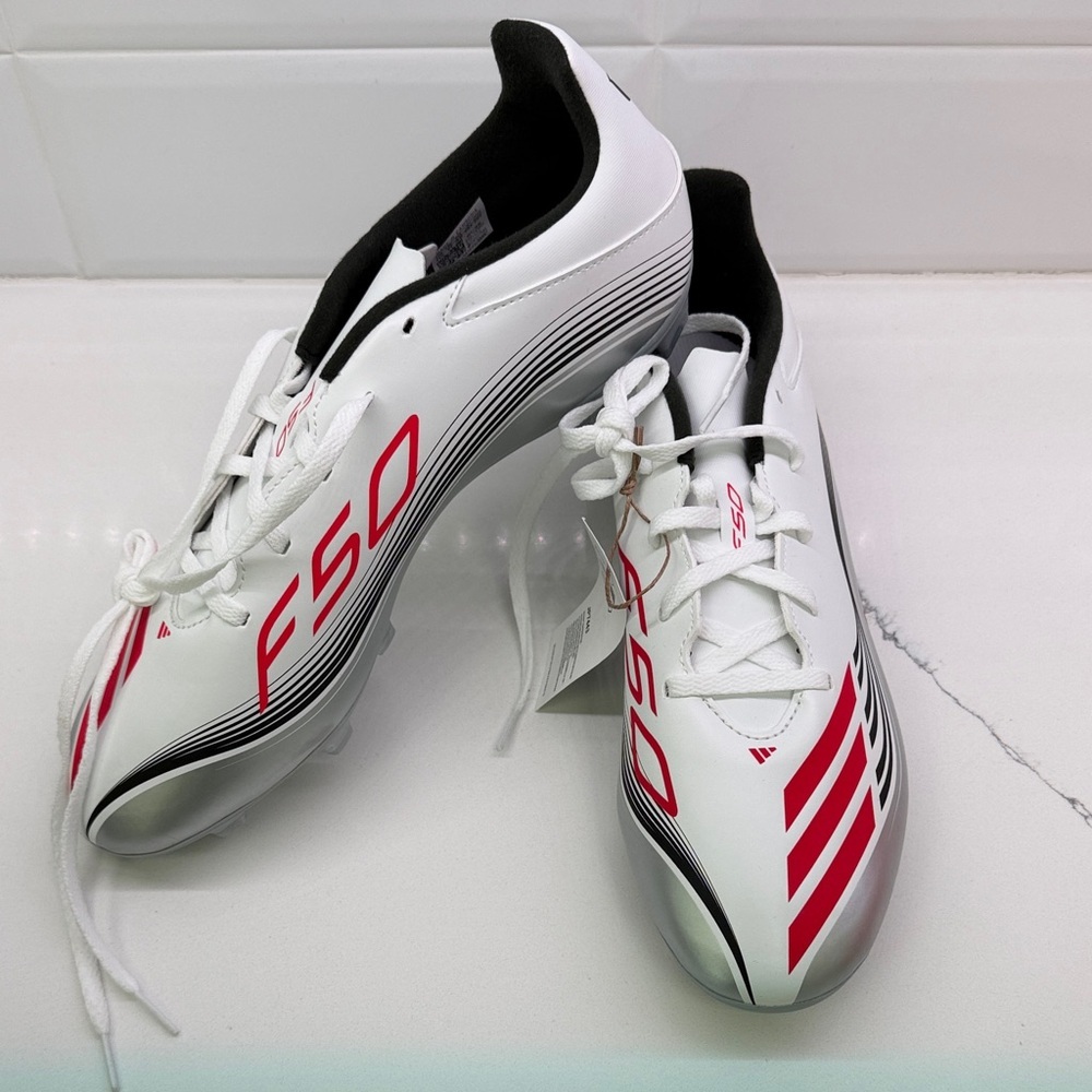 Men's F50 Messi Club FG/MG Men size : 11 1/2 brand new - box no lid
